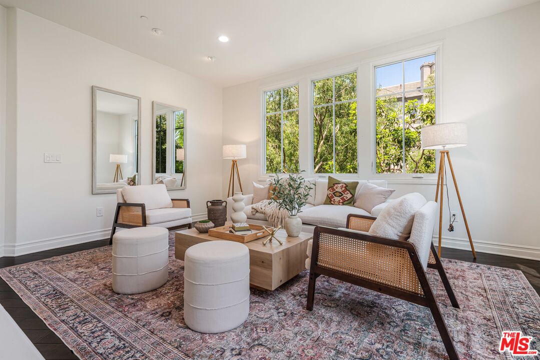 6241 Crescent Park Unit: 201