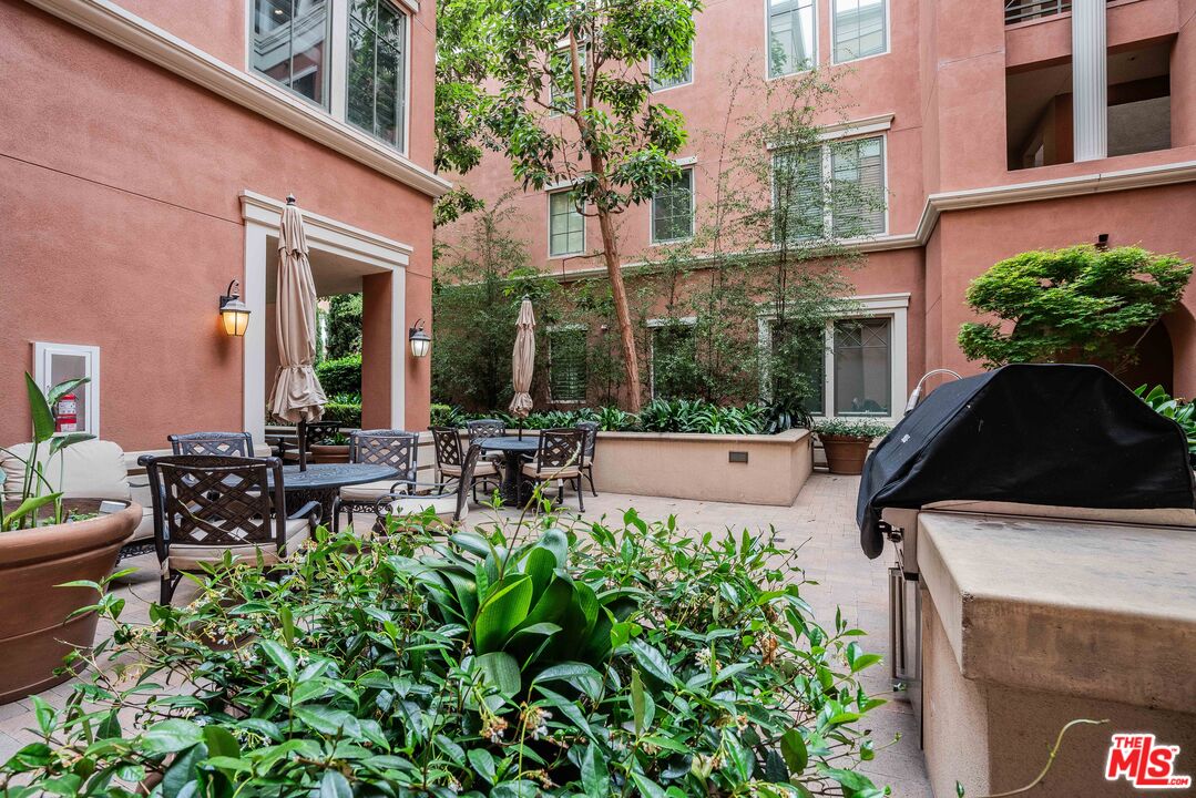 6241 Crescent Park Unit: 201