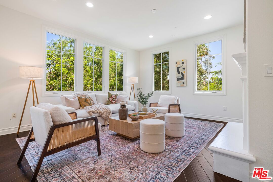 6241 Crescent Park Unit: 201