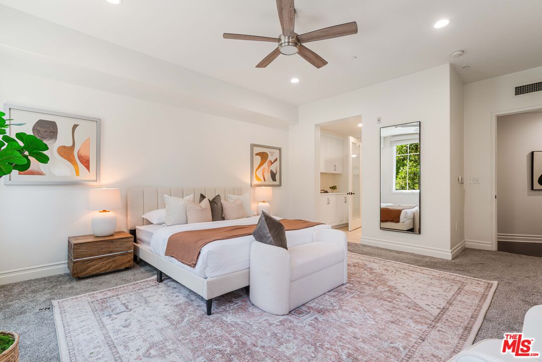 6241 Crescent Park Unit: 201