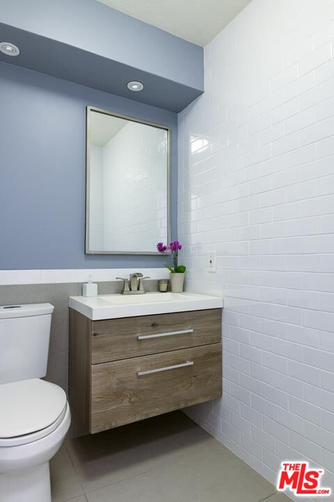 12815 Caswell Ave Unit: 101