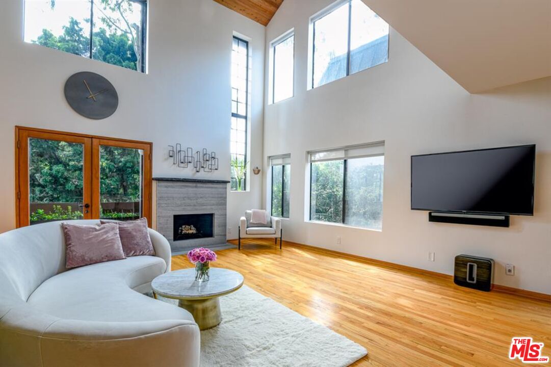 12815 Caswell Ave Unit: 101