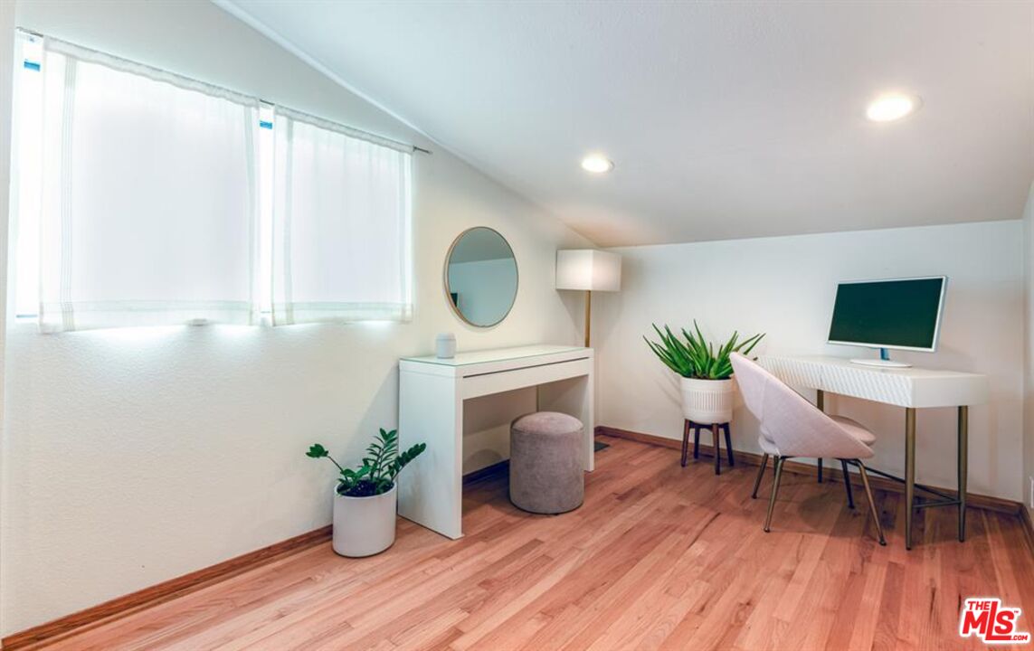 12815 Caswell Ave Unit: 101