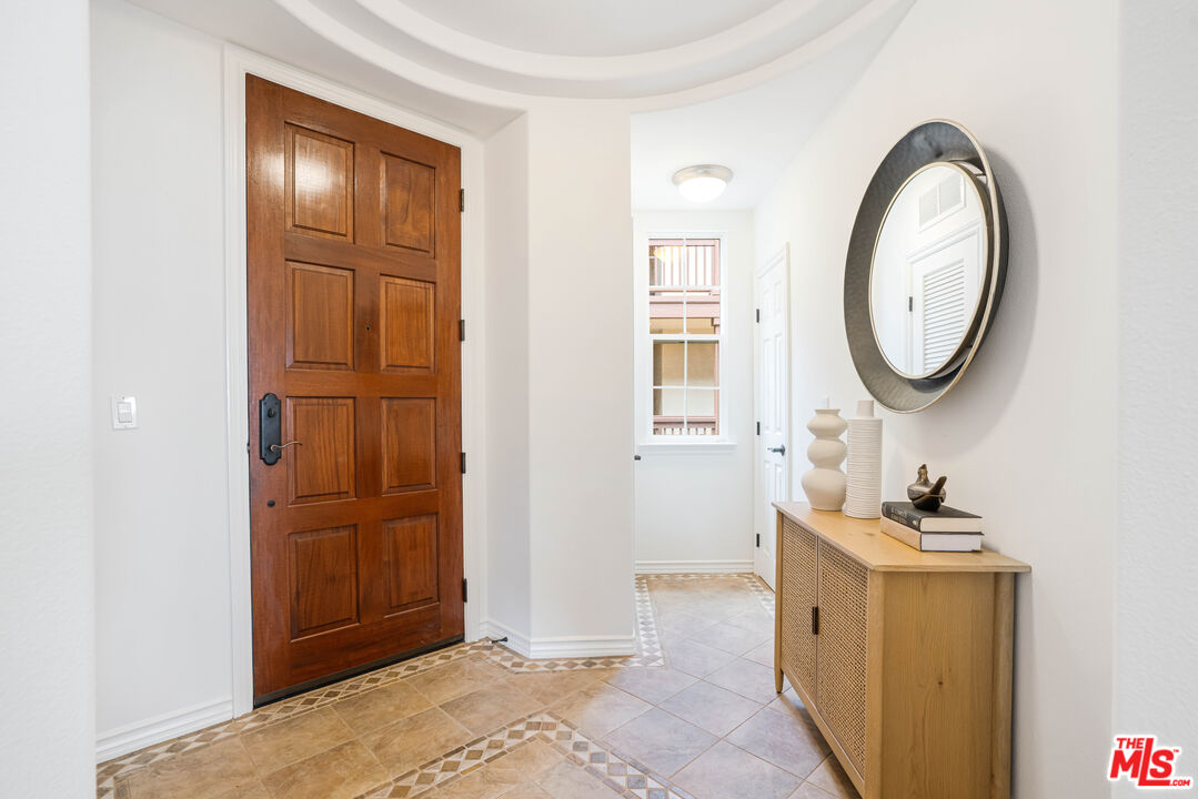 5935 Playa Vista Dr Unit: 204