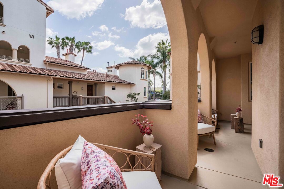 5935 Playa Vista Dr Unit: 204