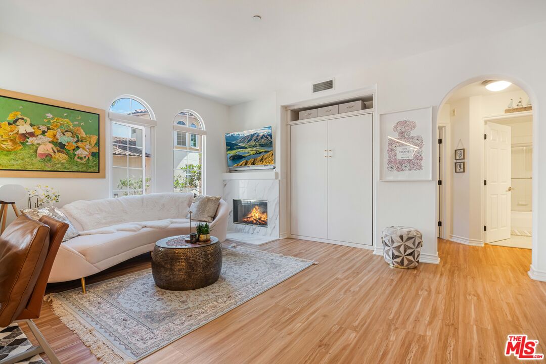 5935 Playa Vista Dr Unit: 204