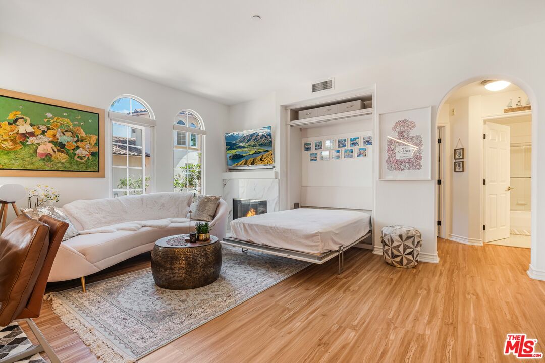 5935 Playa Vista Dr Unit: 204