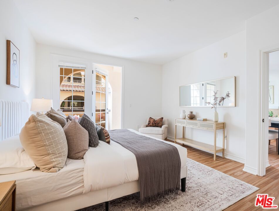 5935 Playa Vista Dr Unit: 204