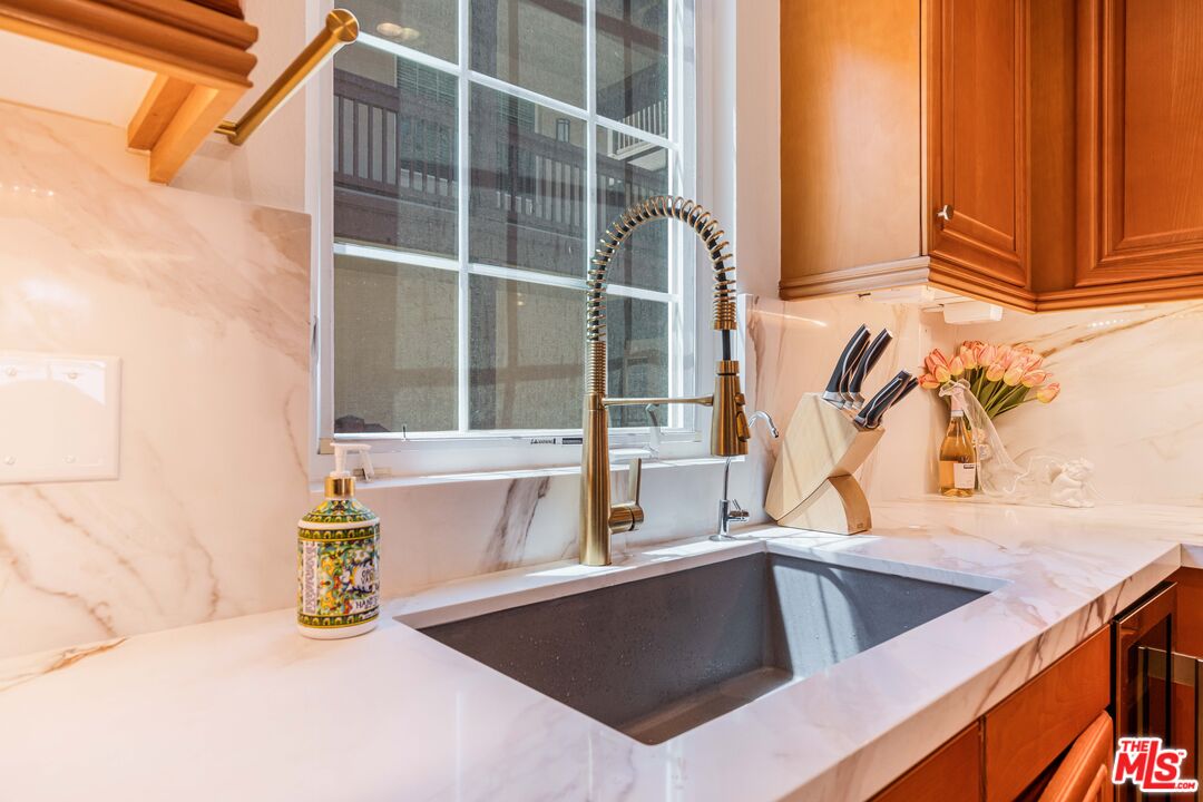 5935 Playa Vista Dr Unit: 204