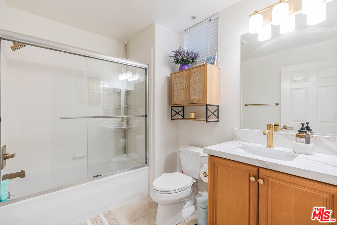 5935 Playa Vista Dr Unit: 204