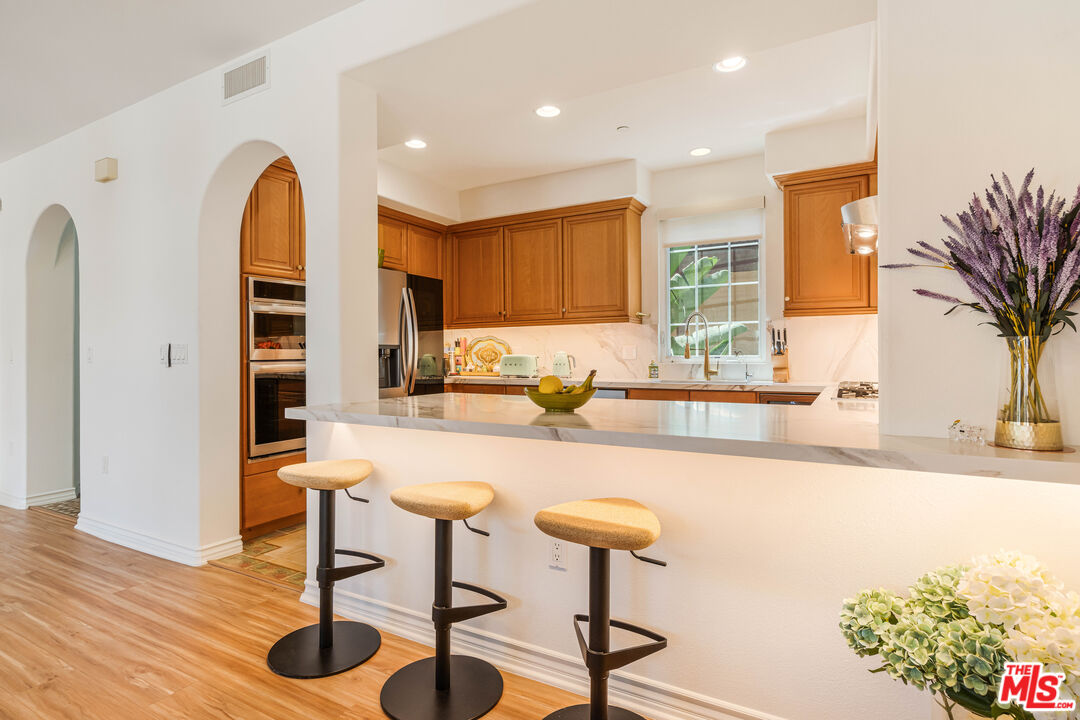 5935 Playa Vista Dr Unit: 204
