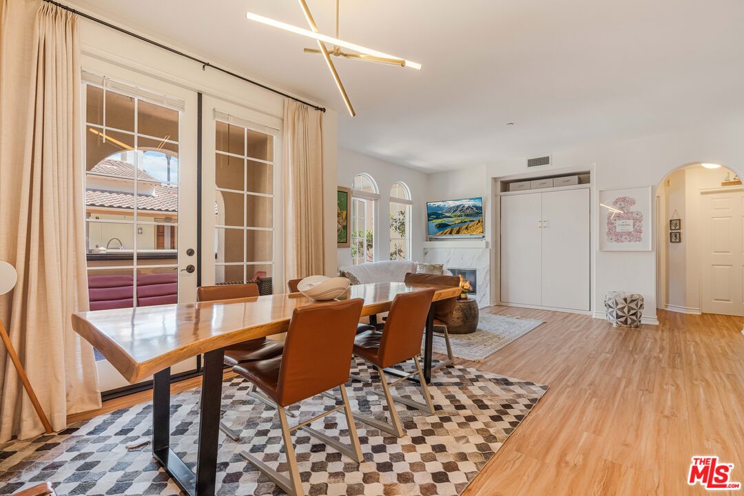 5935 Playa Vista Dr Unit: 204