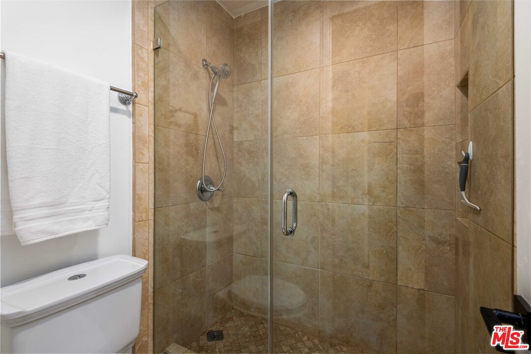 5901 Canterbury Dr Unit: 5