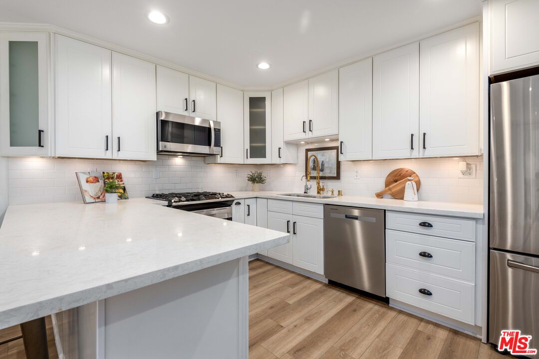 5901 Canterbury Dr Unit: 5