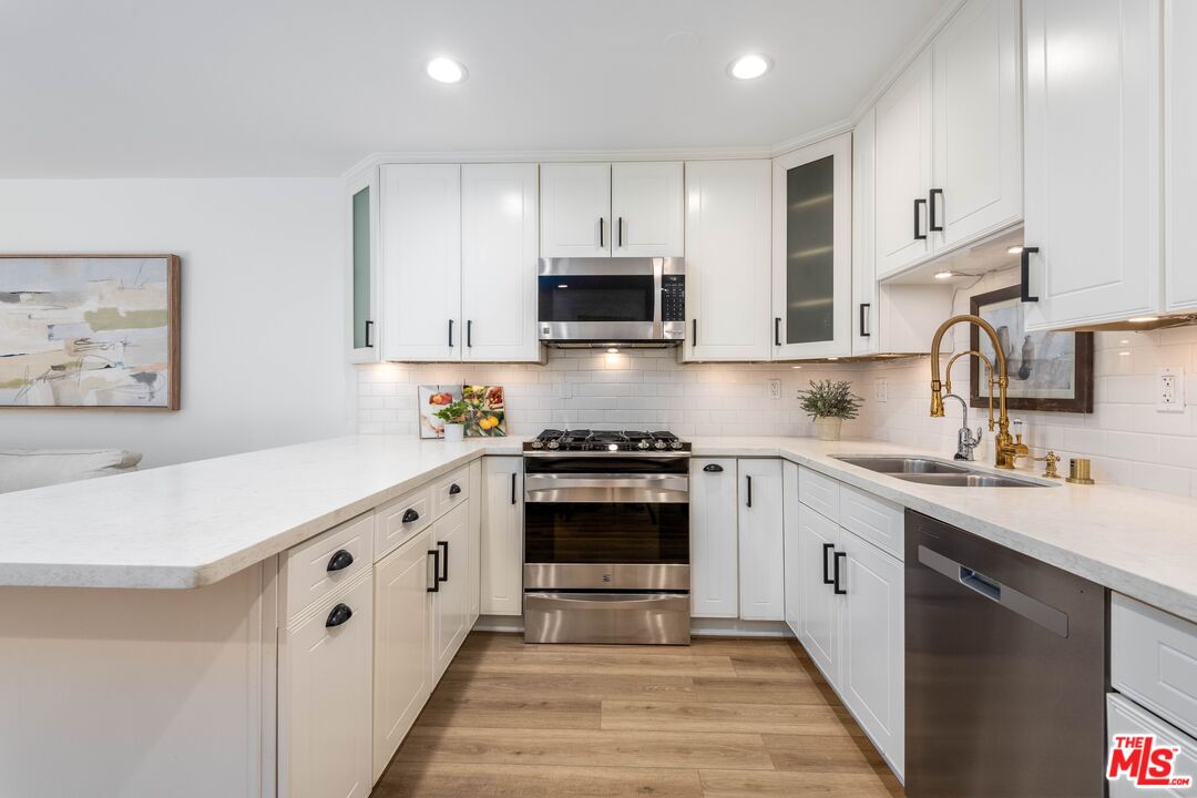 5901 Canterbury Dr Unit: 5