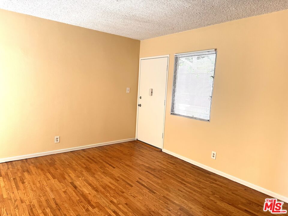 5411 S Centinela Ave Unit: 1