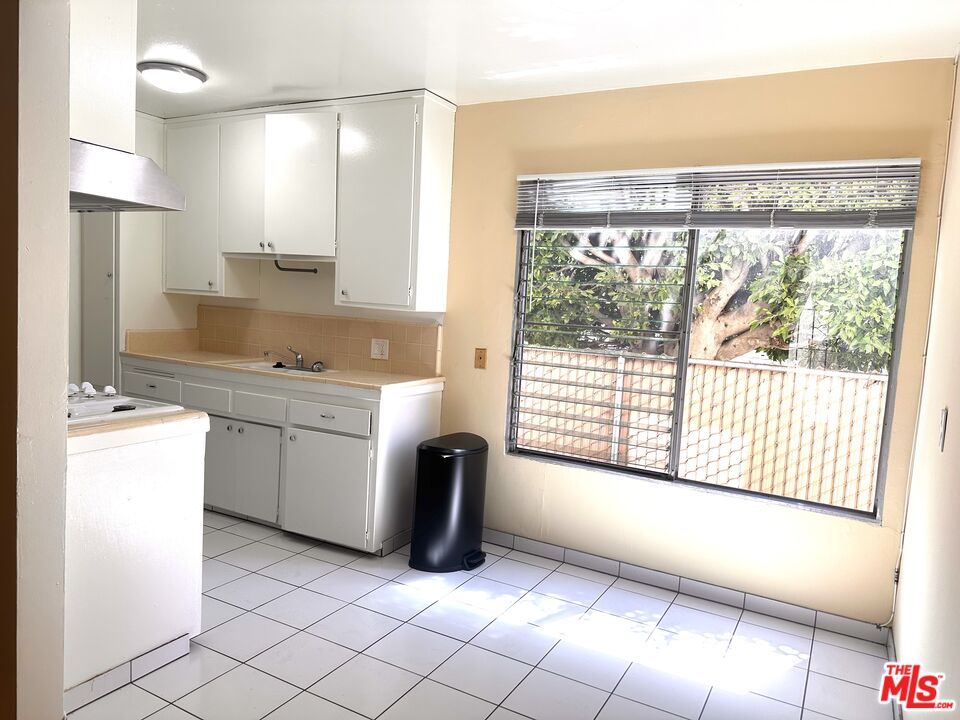 5411 S Centinela Ave Unit: 1