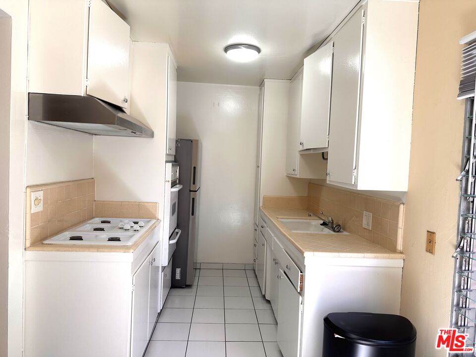 5411 S Centinela Ave Unit: 1