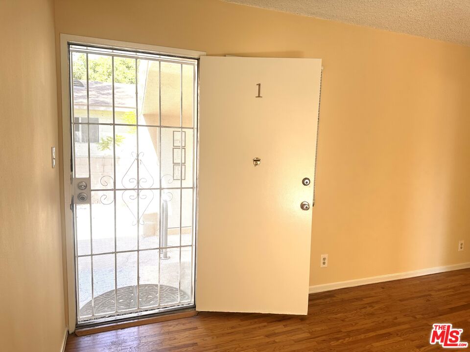 5411 S Centinela Ave Unit: 1