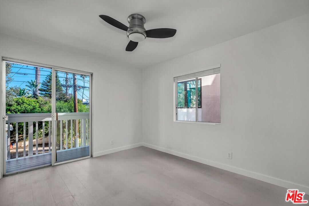466 S Venice Blvd