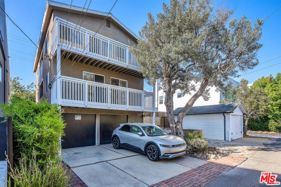466 S Venice Blvd