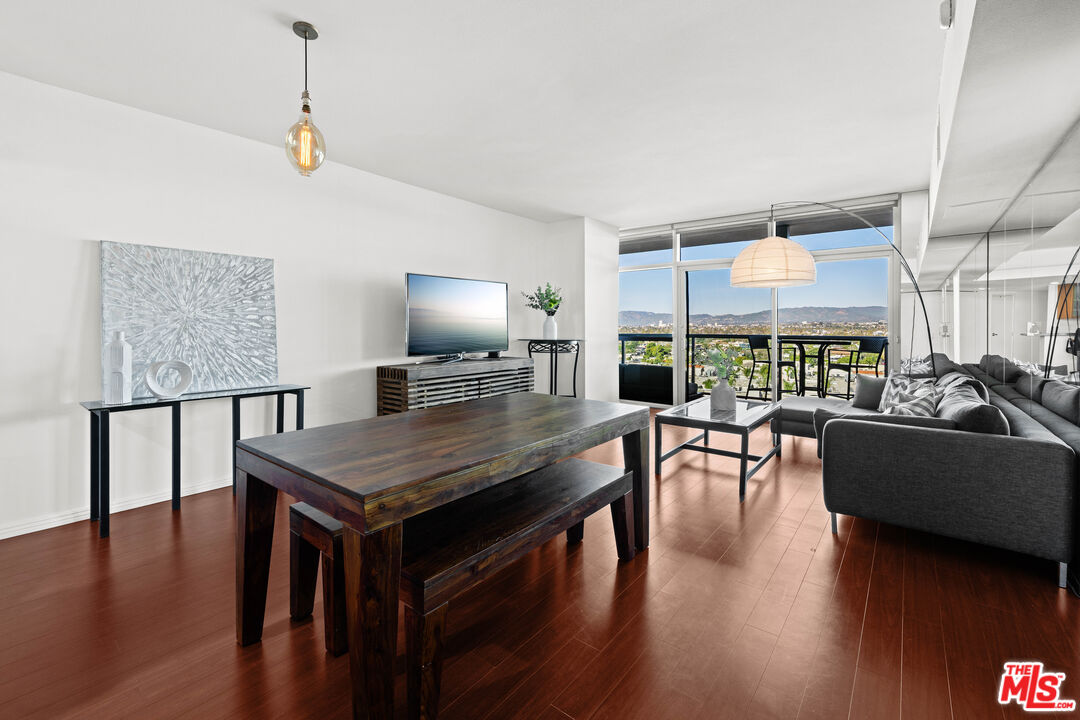 13700 Marina Pointe Dr Unit: 1007