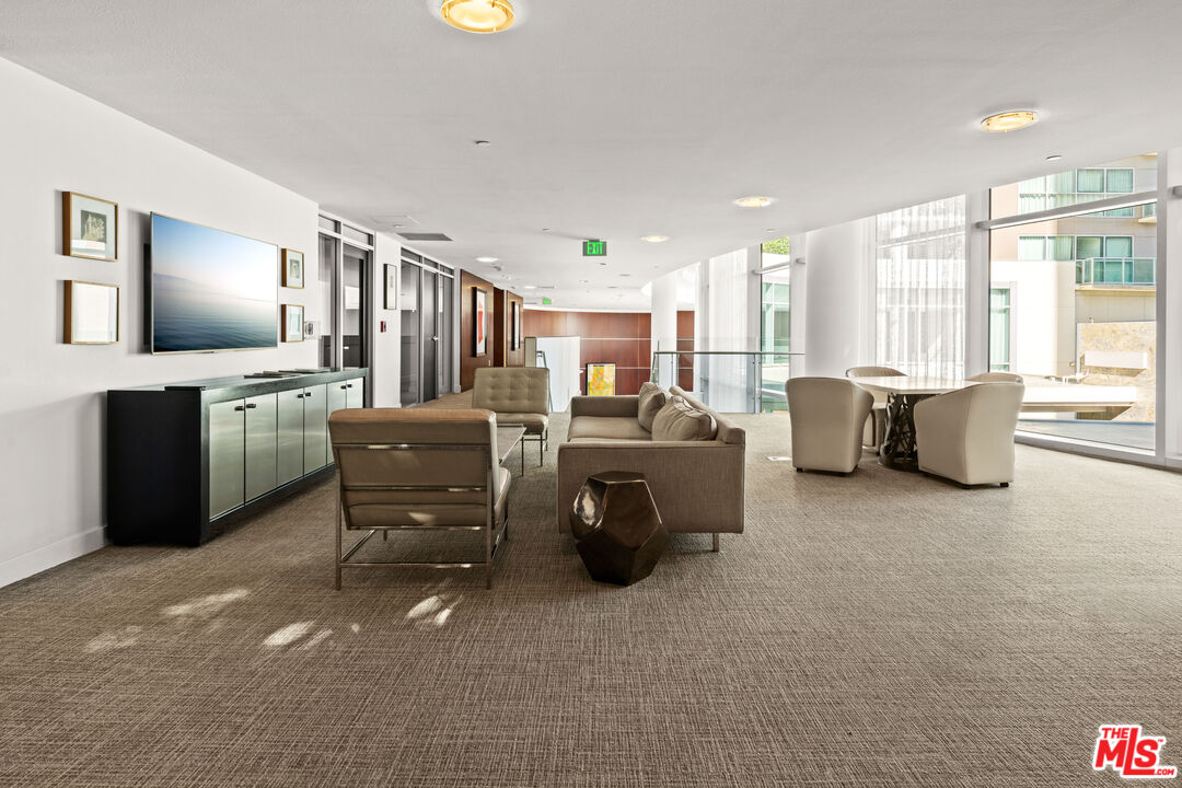 13700 Marina Pointe Dr Unit: 1007