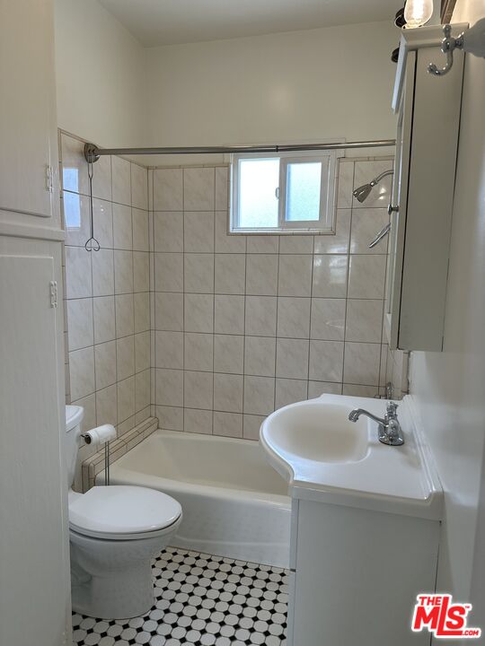 3017 Colorado Ave Unit: A