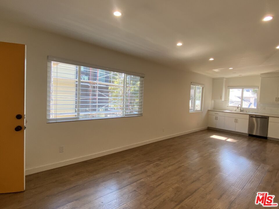 3332 Helms Ave Unit: 3