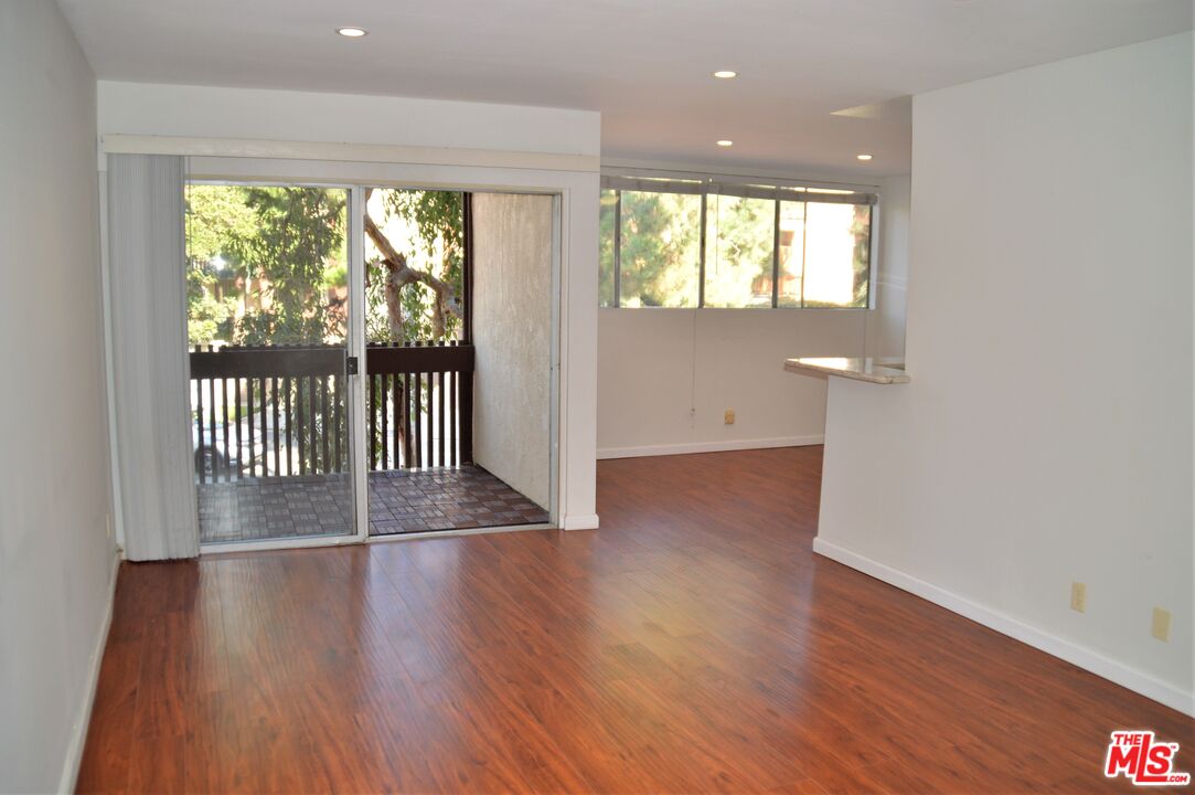 6050 CANTERBURY DR Unit: F205