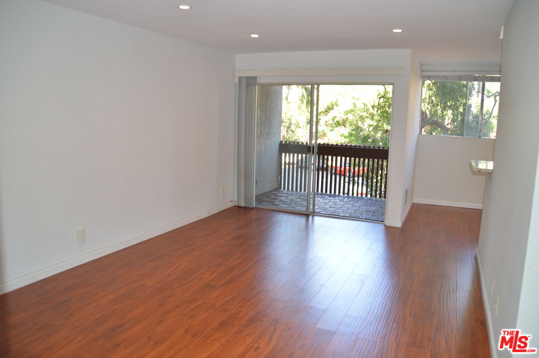 6050 CANTERBURY DR Unit: F205