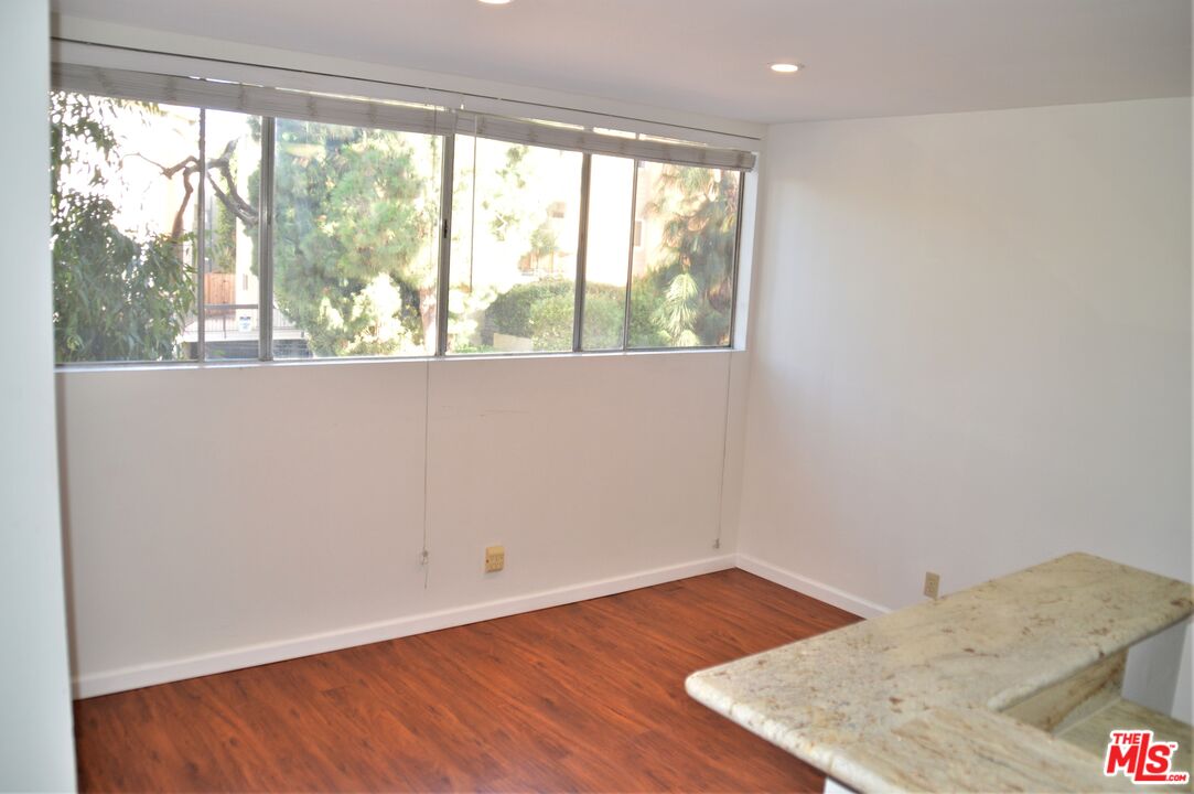 6050 CANTERBURY DR Unit: F205