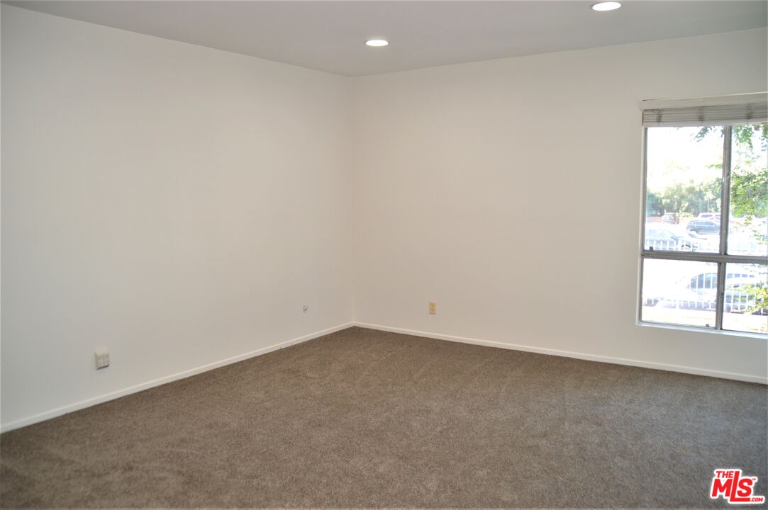 6050 CANTERBURY DR Unit: F205