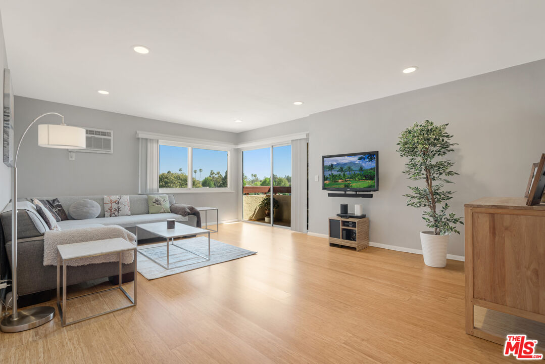 8001 Redlands St Unit: 207