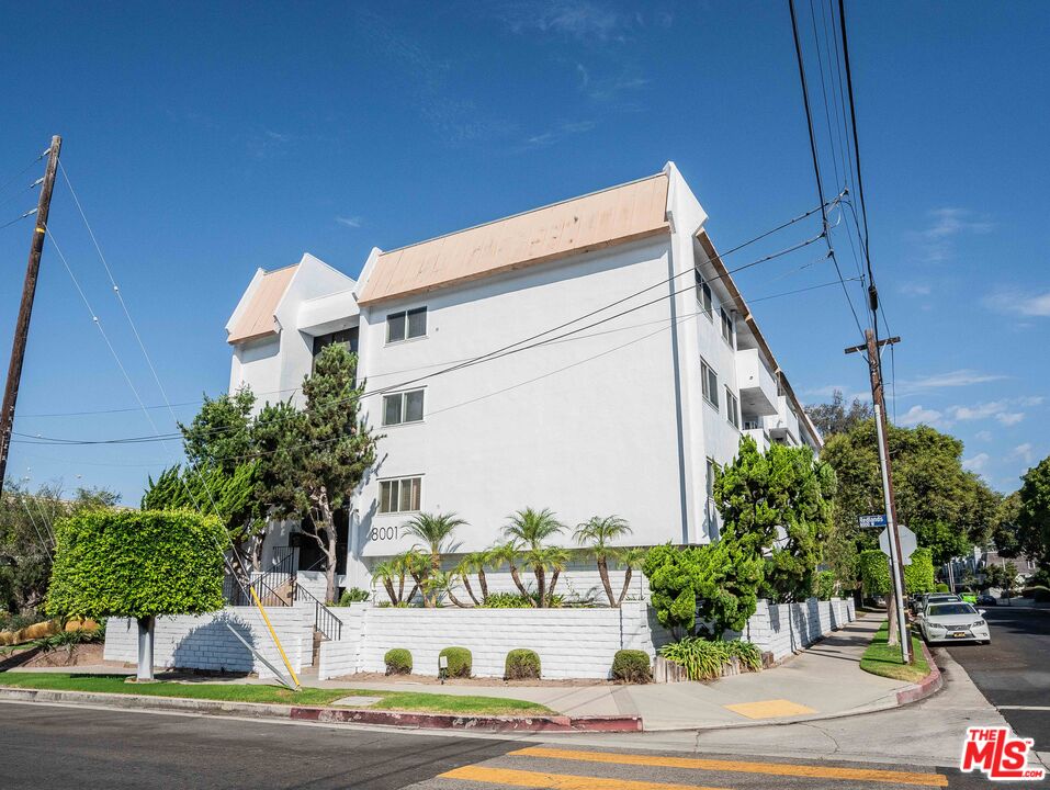 8001 Redlands St Unit: 207