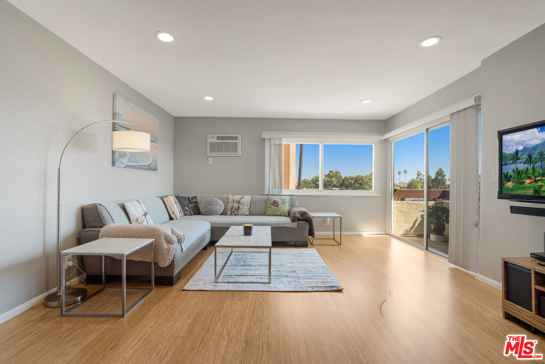 8001 Redlands St Unit: 207