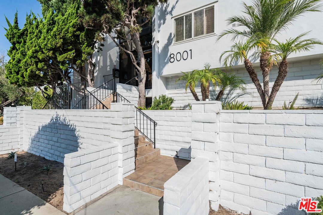 8001 Redlands St Unit: 207