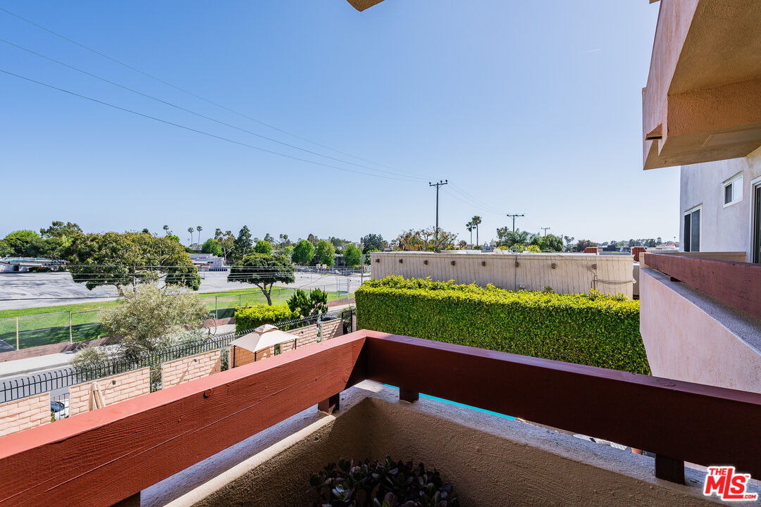 8001 Redlands St Unit: 207