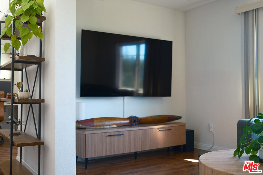 13200 Pacific Promenade Unit: 422