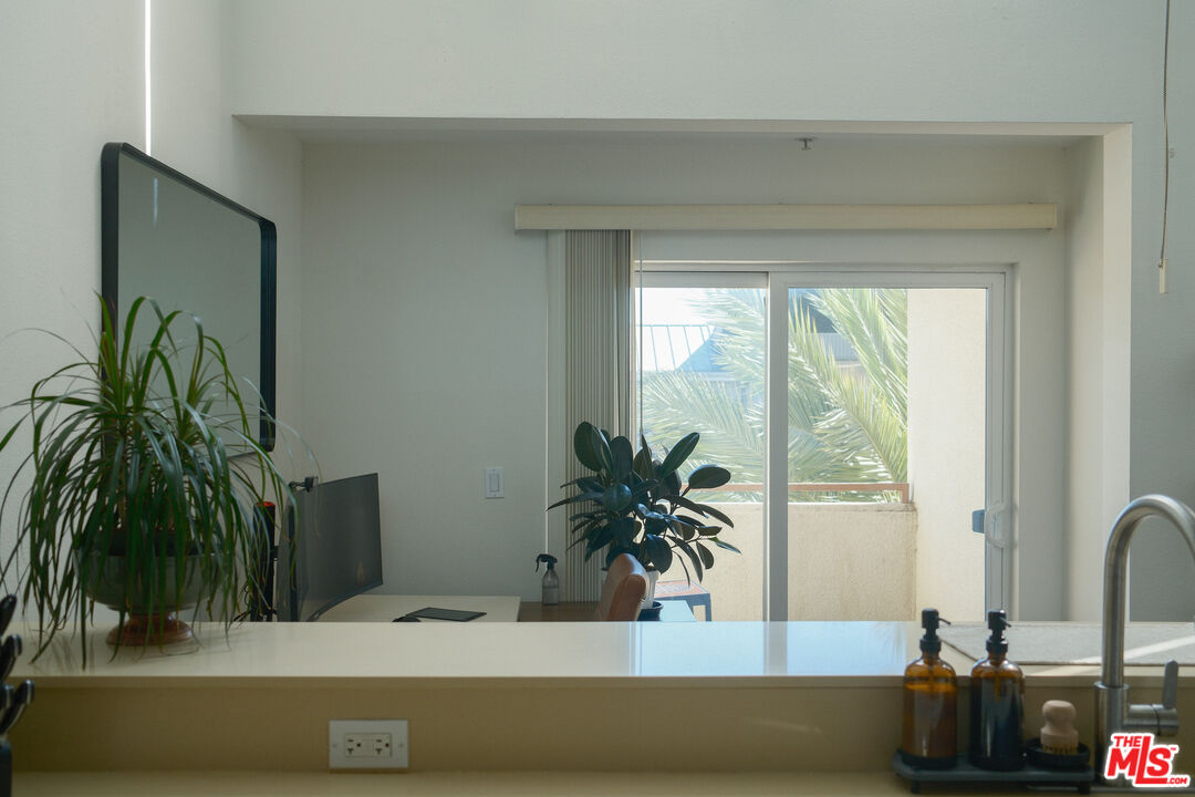 13200 Pacific Promenade Unit: 422