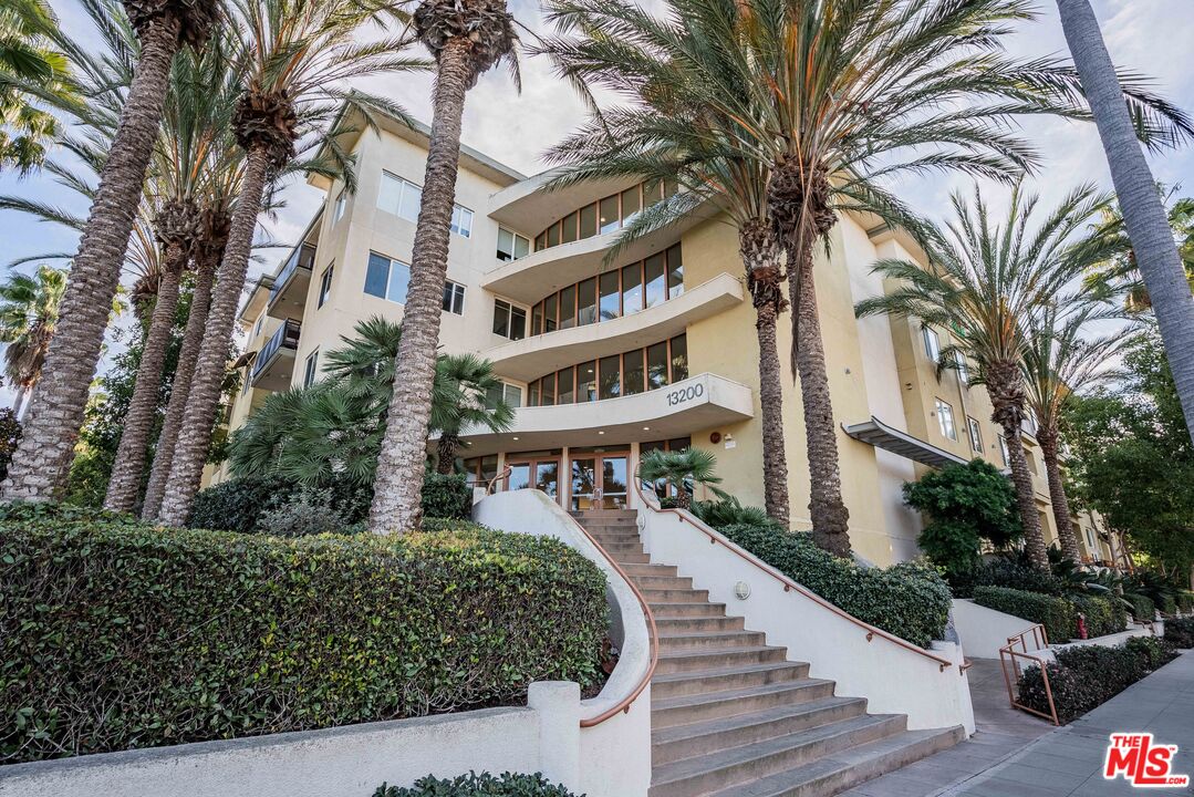 13200 Pacific Promenade Unit: 422