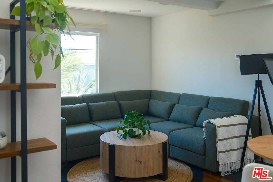 13200 Pacific Promenade Unit: 422