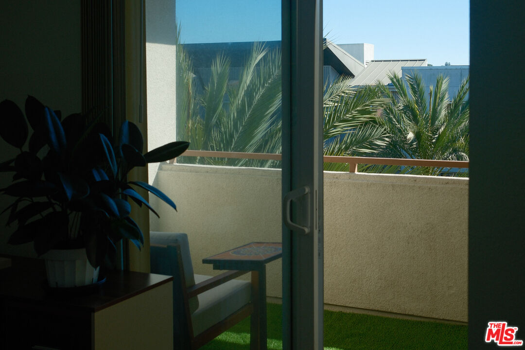 13200 Pacific Promenade Unit: 422