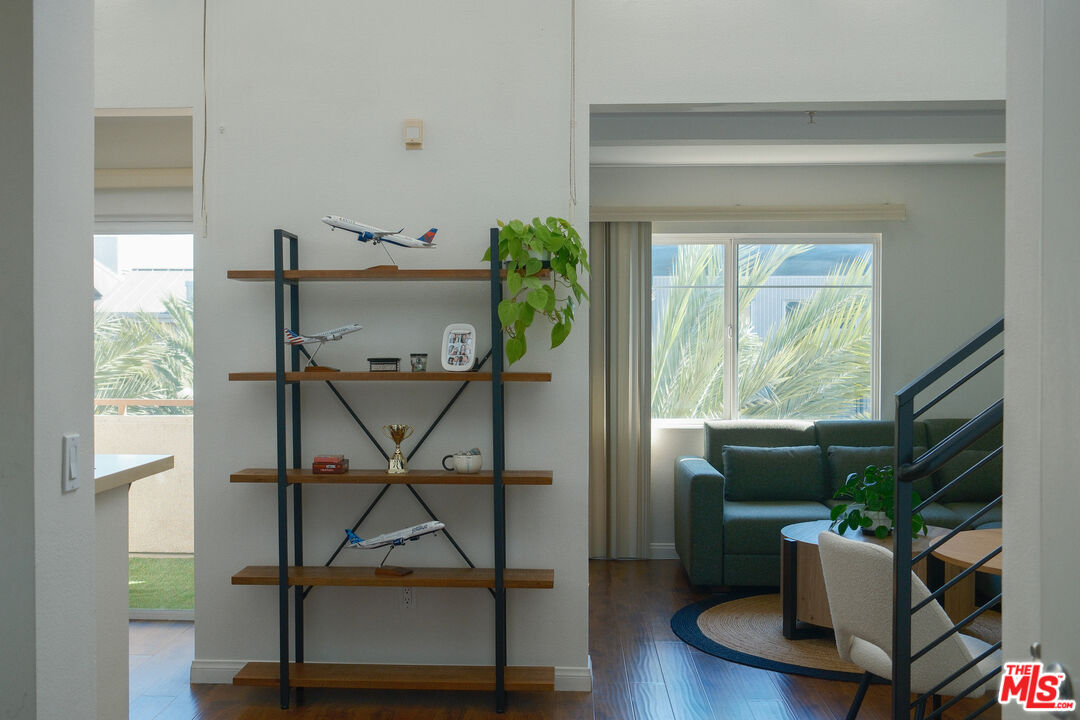 13200 Pacific Promenade Unit: 422