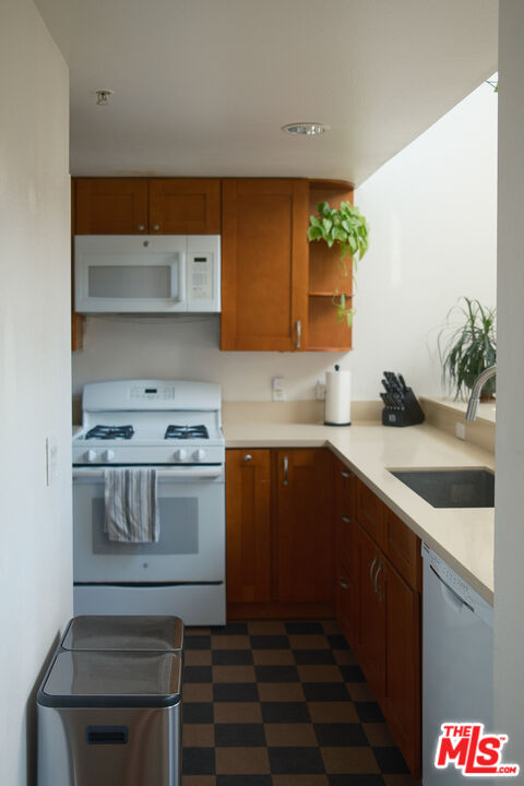 13200 Pacific Promenade Unit: 422
