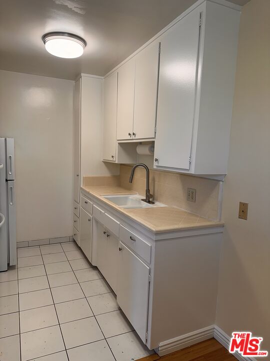 5411 S Centinela Ave Unit: 4