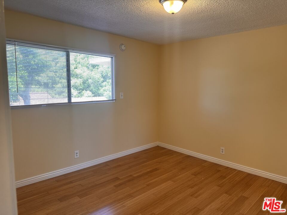 5411 S Centinela Ave Unit: 4