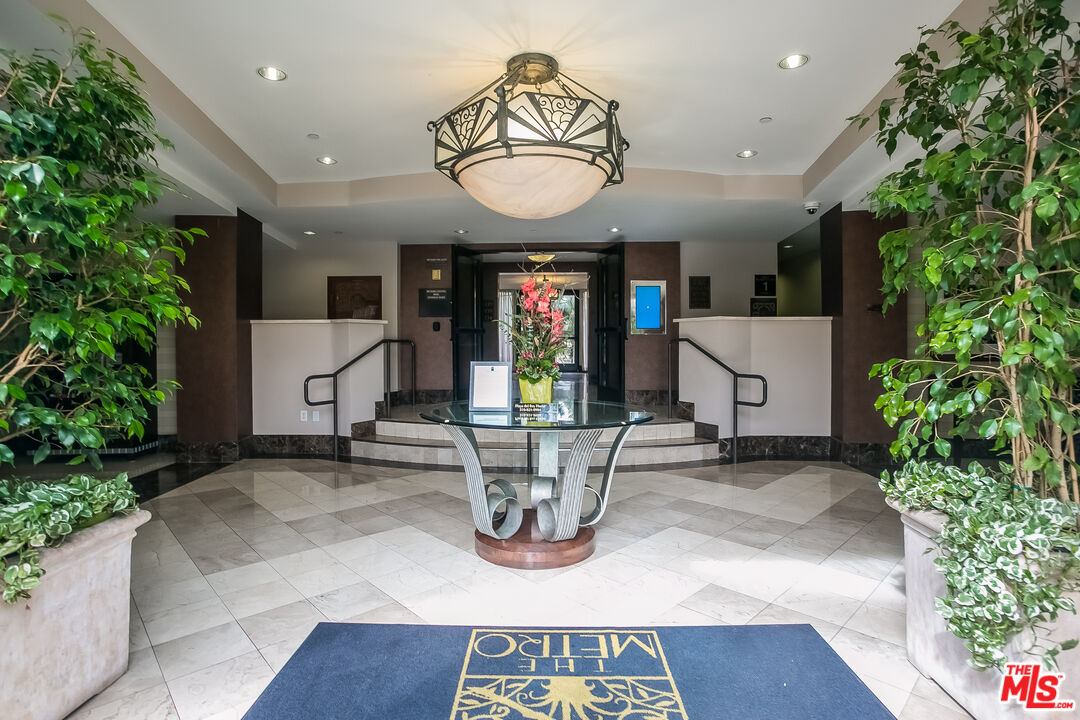 5625 Crescent Park Unit: 126