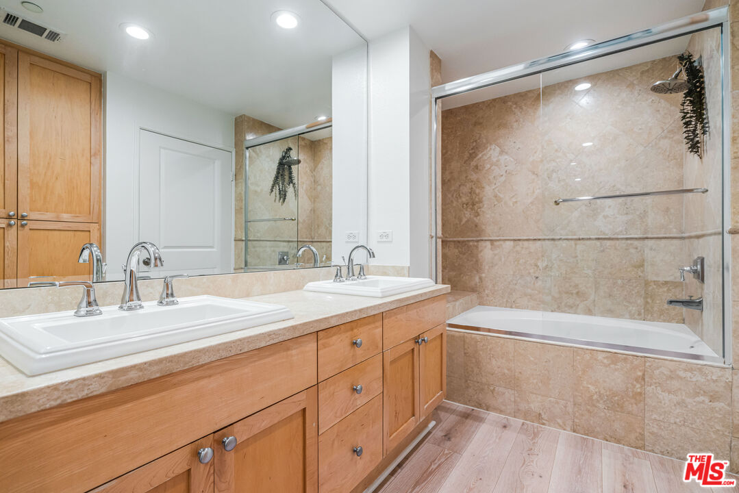 5625 Crescent Park Unit: 126
