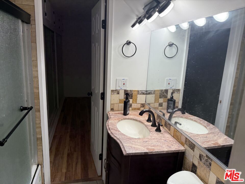 579 E Fairview Blvd Unit: 1